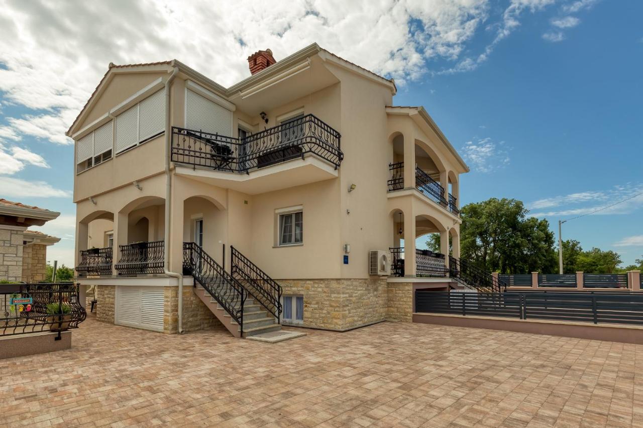 Apartments Covic Antonci (Porec) Exterior foto